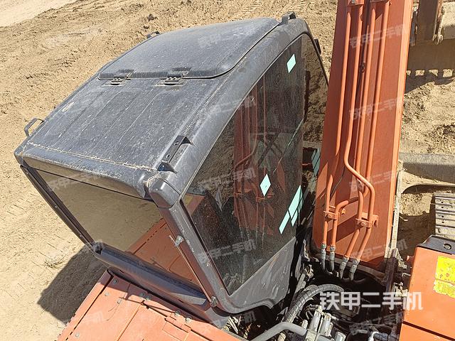 驾驶室顶部（整机外观）