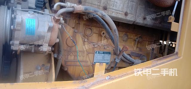 发动机右侧（整机外观及大件）