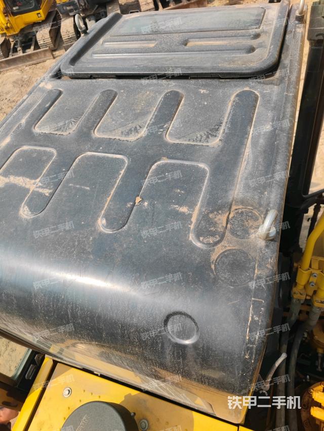 氣門室蓋螺絲特寫(上車部件) 氣門室蓋螺絲特寫(上車部件)