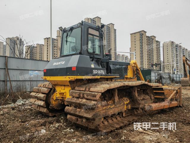 整机右后45°（设备外观及核心部件）