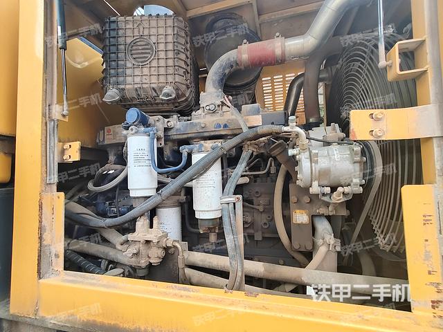 发动机右侧（整机外观及大件）