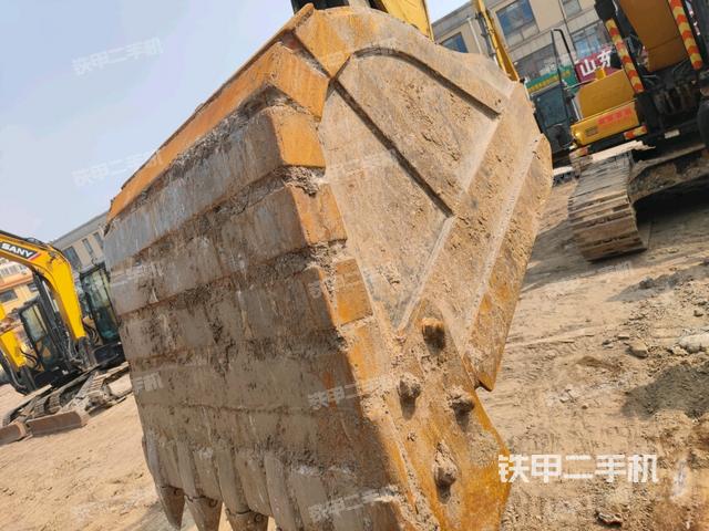 鏟斗45度(工作和回轉(zhuǎn)裝置) 鏟斗45度(工作和回轉(zhuǎn)裝置)