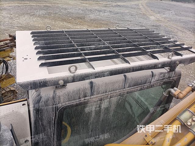 驾驶室顶部（整机外观）