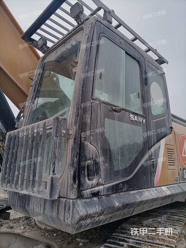 驾驶室整体（整机外观）