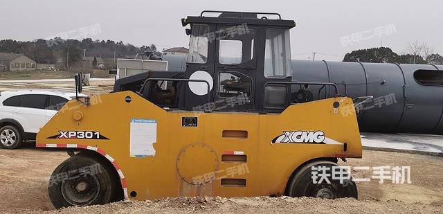 整机右侧（设备外观及核心部件）