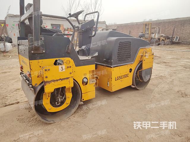 整机右后45°（设备外观及核心部件）