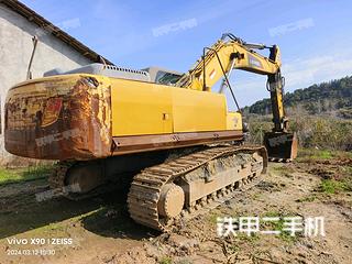 江西-新余市二手雷沃重工FR370E挖掘机实拍照片