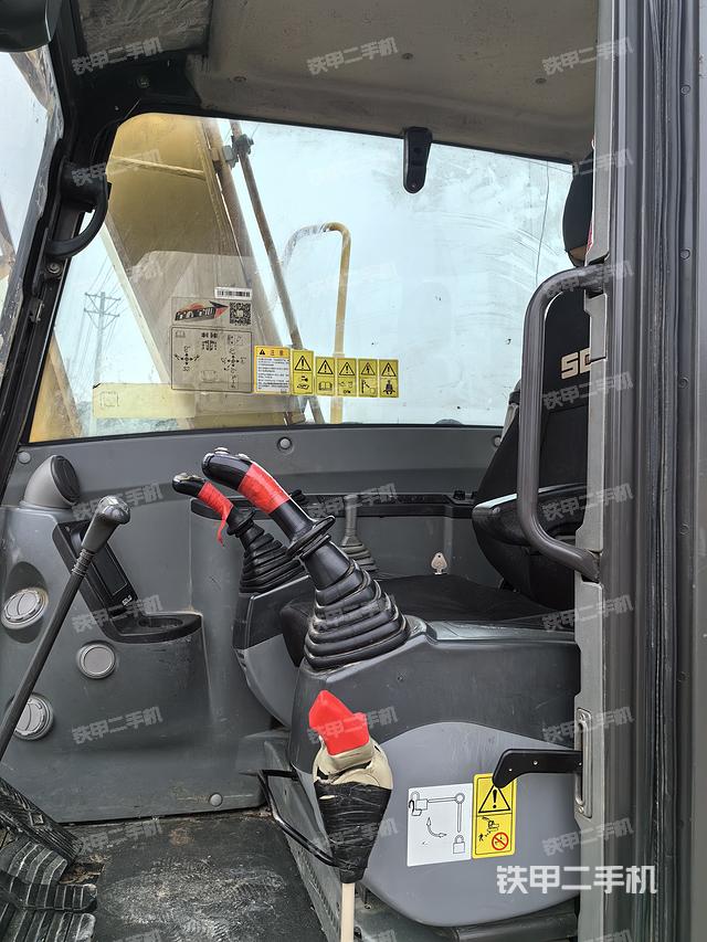 驾驶室整体（整机外观）