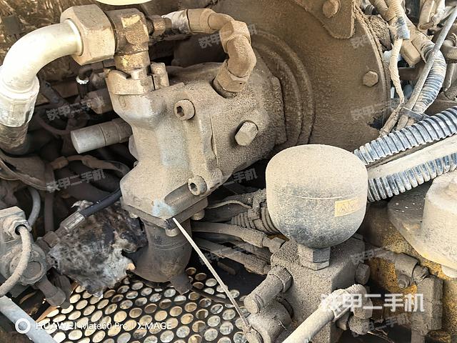 液压泵舱室正面整体（整机外观）