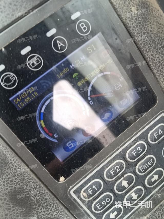 驾驶室整体（整机外观）