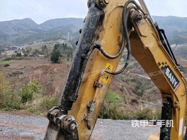 小臂整体右前（工作和回转装置）