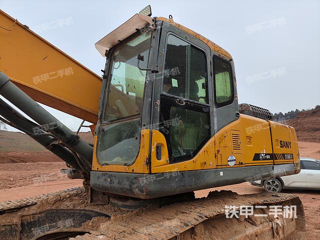 驾驶室整体（整机外观）