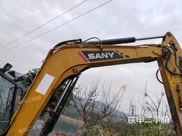 大臂整体 右侧（工作和回转装置）