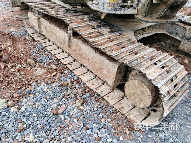 左侧履带整体 （行走机构）