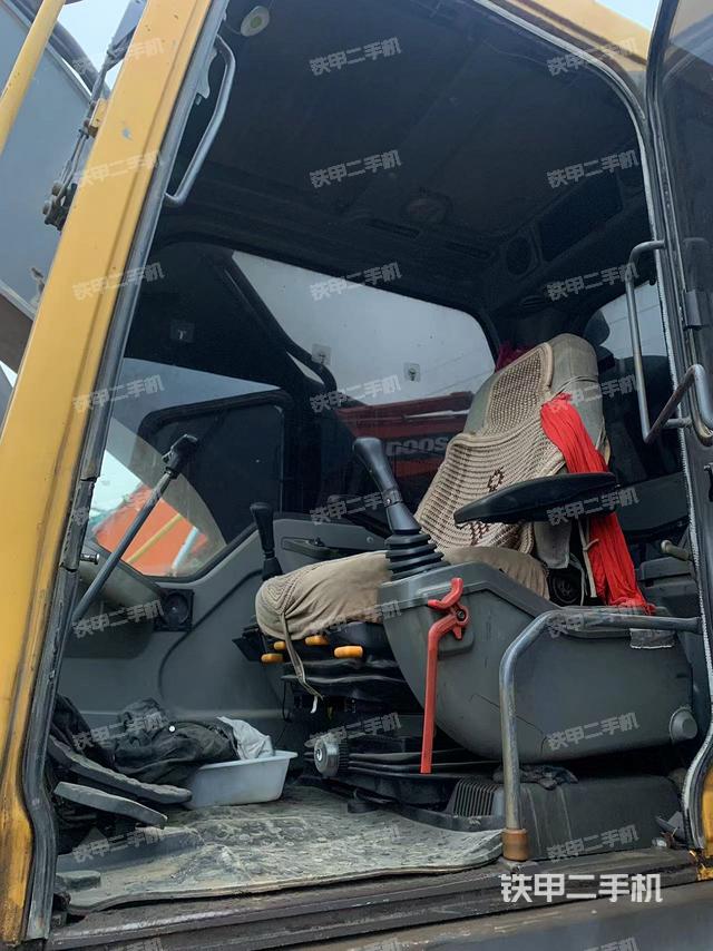 驾驶室整体（整机外观）