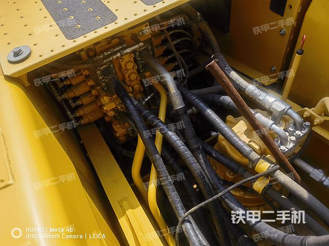 回转马达和主控阀（整机外观）