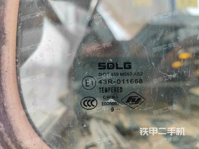 左后方玻璃角標(biāo)(駕駛室部分) 左后方玻璃角標(biāo)(駕駛室部分)