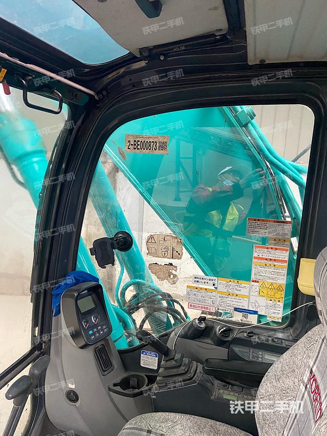 驾驶室整体（整机外观）