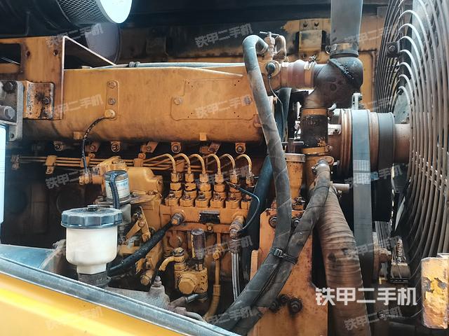 发动机左侧（整机外观及大件）