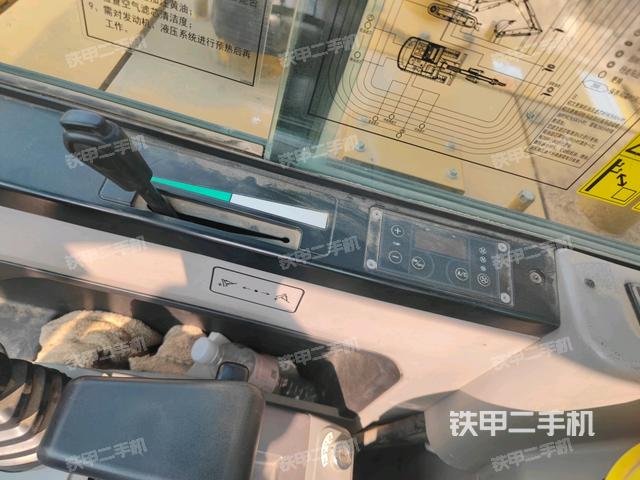 座椅左側控制臺/音響/含左手柄（駕駛室部分）