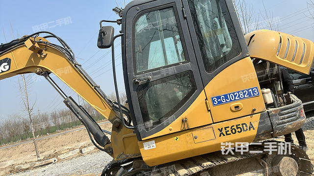 驾驶室整体（整机外观）