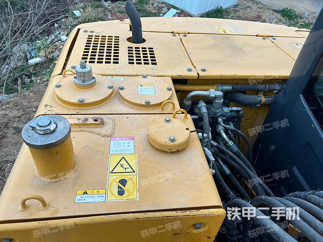 驾驶室顶部（整机外观）