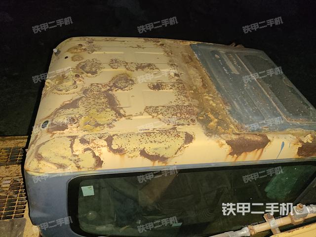 驾驶室顶部（整机外观）