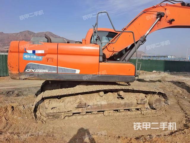 驾驶室整体（整机外观）