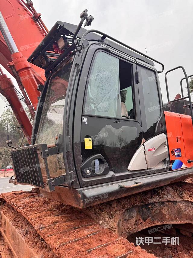 驾驶室整体（整机外观）