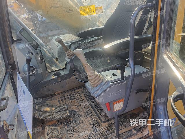 驾驶室整体（整机外观）