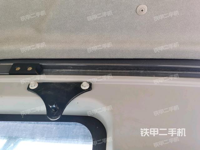 駕駛室左前45度（駕駛室部分）