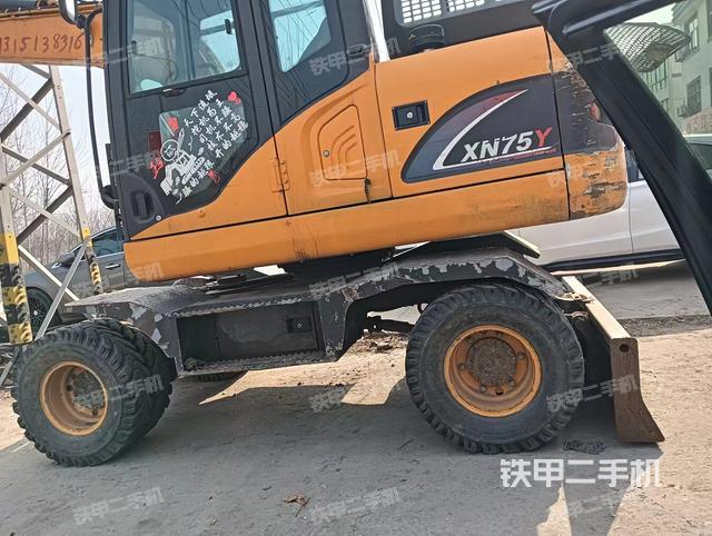 单侧履带整体（整机外观）