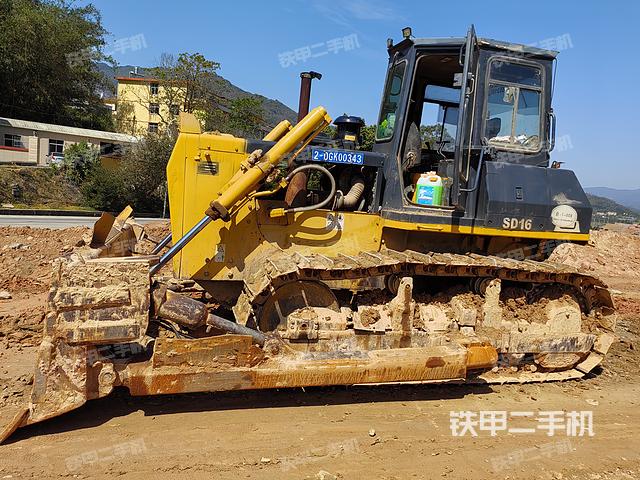 整机左侧（设备外观及核心部件）