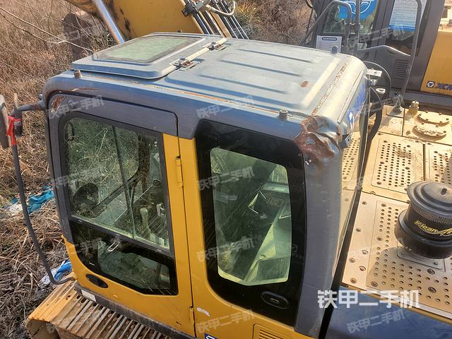 驾驶室顶部（整机外观）