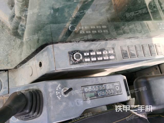 后窗玻璃角標(biāo)（駕駛室部分）