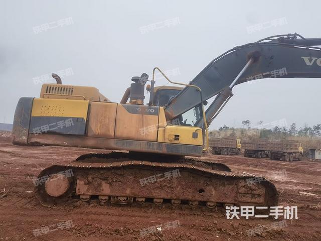 单侧履带整体（整机外观）