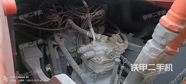 回转马达和主控阀（整机外观）