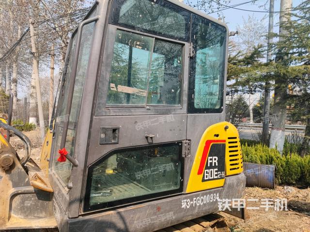 ?駕駛室正側（駕駛室部分）