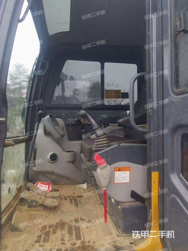 驾驶室整体（整机外观）