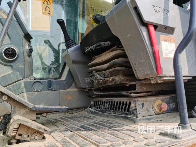 座椅左側(cè)控制臺(tái)/音響/含左手柄（駕駛室部分）