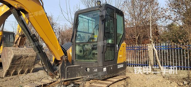 驾驶室整体（整机外观）