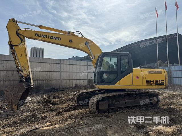 住友SH210-5挖掘机