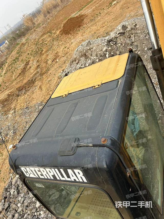 驾驶室顶部（整机外观）