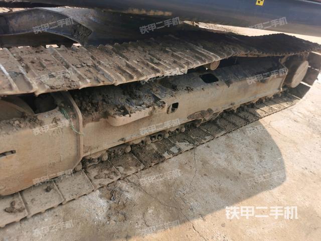 左侧履带整体 （行走机构）