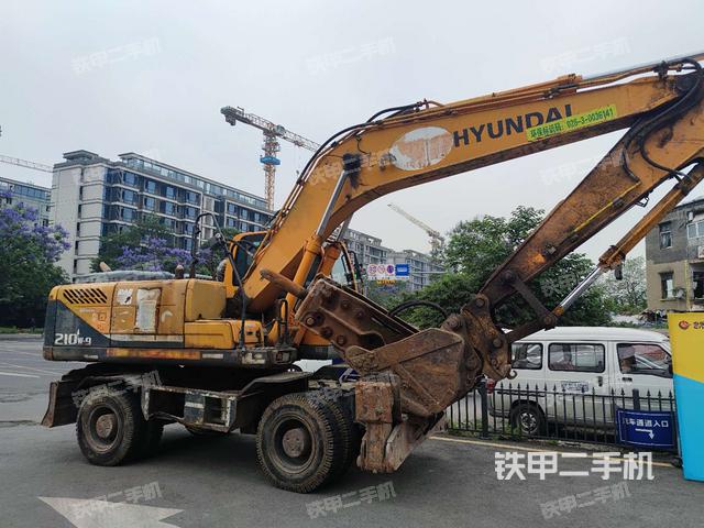 单侧履带整体（整机外观）