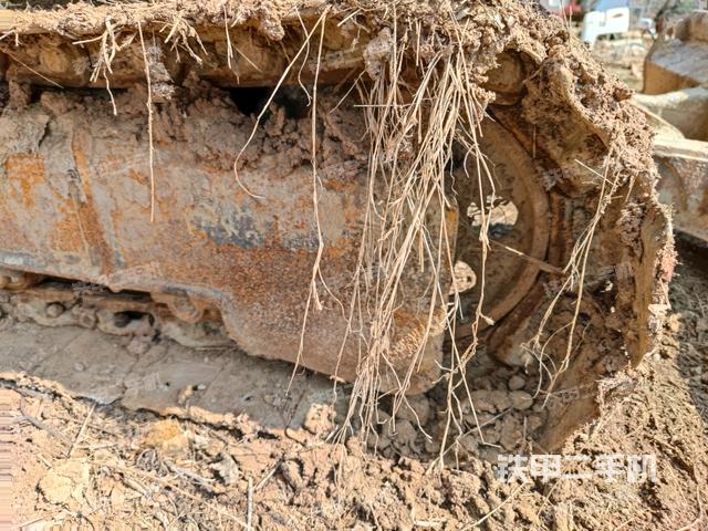 左驅(qū)動輪（行走機(jī)構(gòu)）