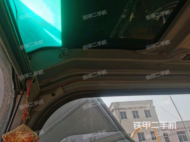 座椅右側(cè)控制臺(tái)/鑰匙門/油門/含右手柄（駕駛室部分）