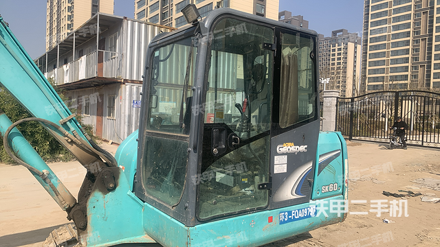 驾驶室整体（整机外观）