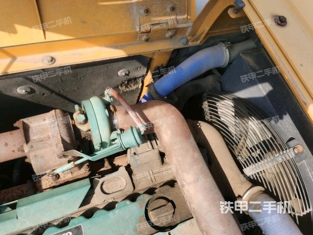 氣門室蓋螺絲特寫（上車部件）