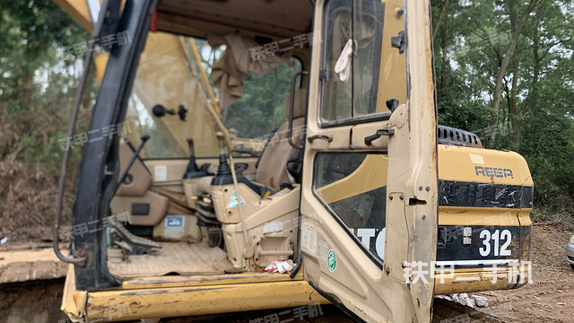 驾驶室整体（整机外观）